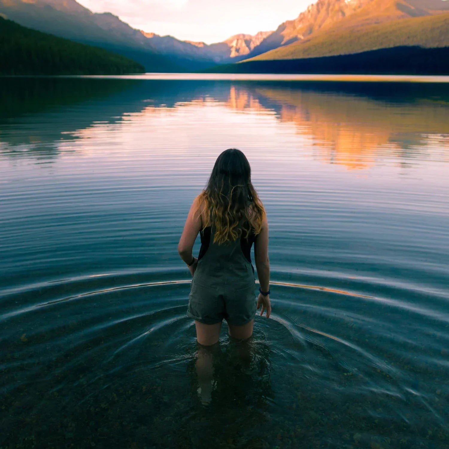 Frau in Wasser, Entgiftung