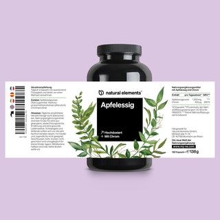 Eine schwarze Flasche mit der Aufschrift "Apfelessig" und grünen Blättern, die Produkt- und Inhaltsstoffinformationen in deutscher Sprache auf weißem Hintergrund anzeigt.