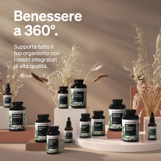 Display mit Flaschen für Nahrungsergänzungsmittel und Tropfflaschen, mit italienischem Werbetext darüber.