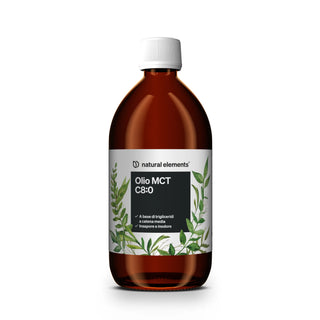 Una bottiglia marrone etichettata "natural elements Olio MCT C8:0" con tappo bianco e illustrazioni di piante sull'etichetta, fotografata su sfondo bianco.
